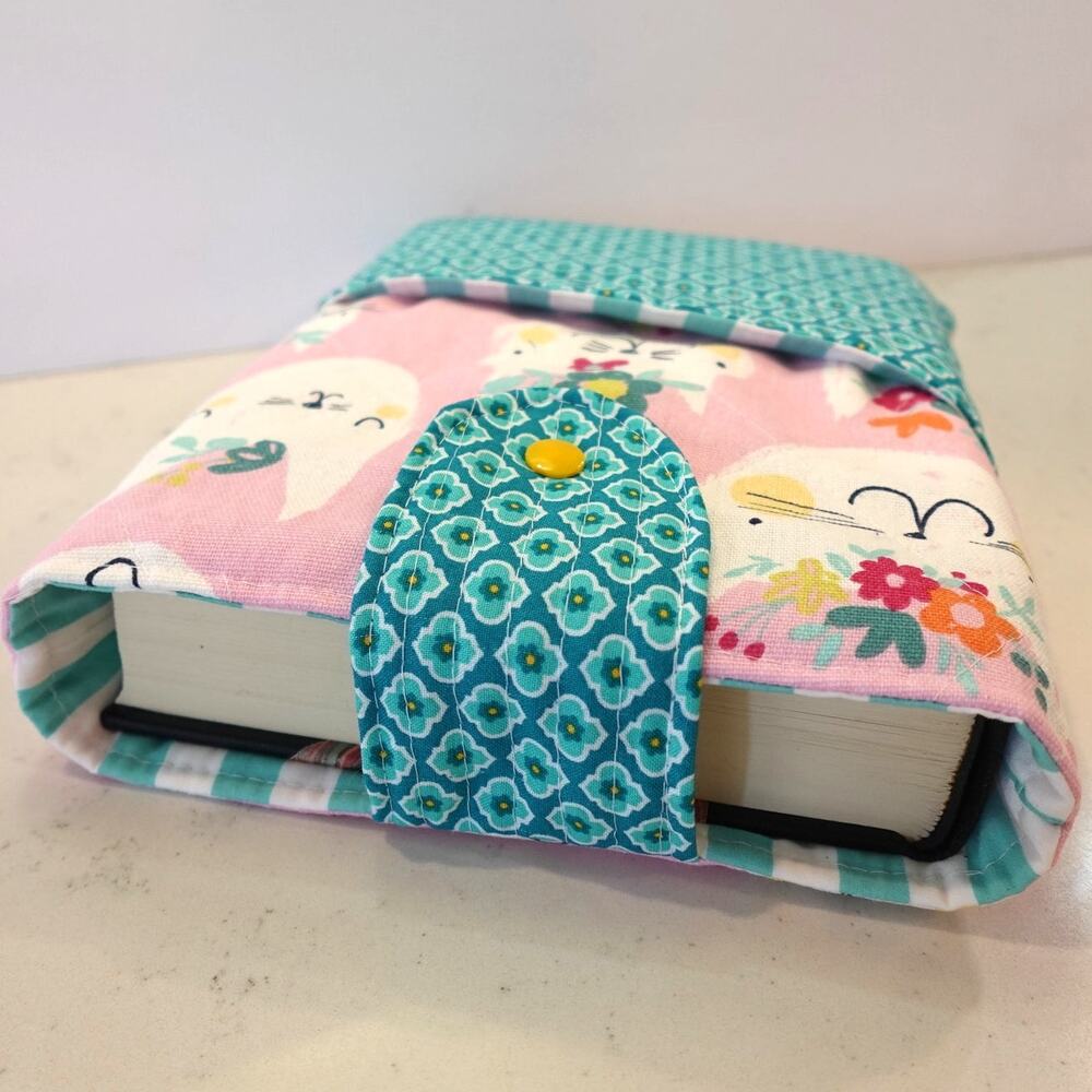 Got Cats? Book Sleeve: QUILTED / Padded Book Protector